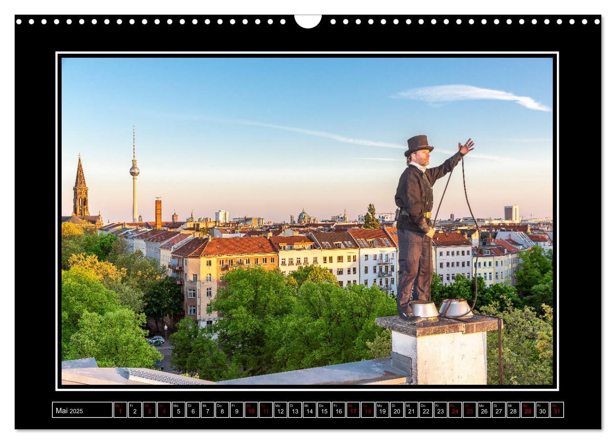 Bild: 9783435128907 | Schornsteinfeger über Berlin - Glücksblicke (Wandkalender 2025 DIN...