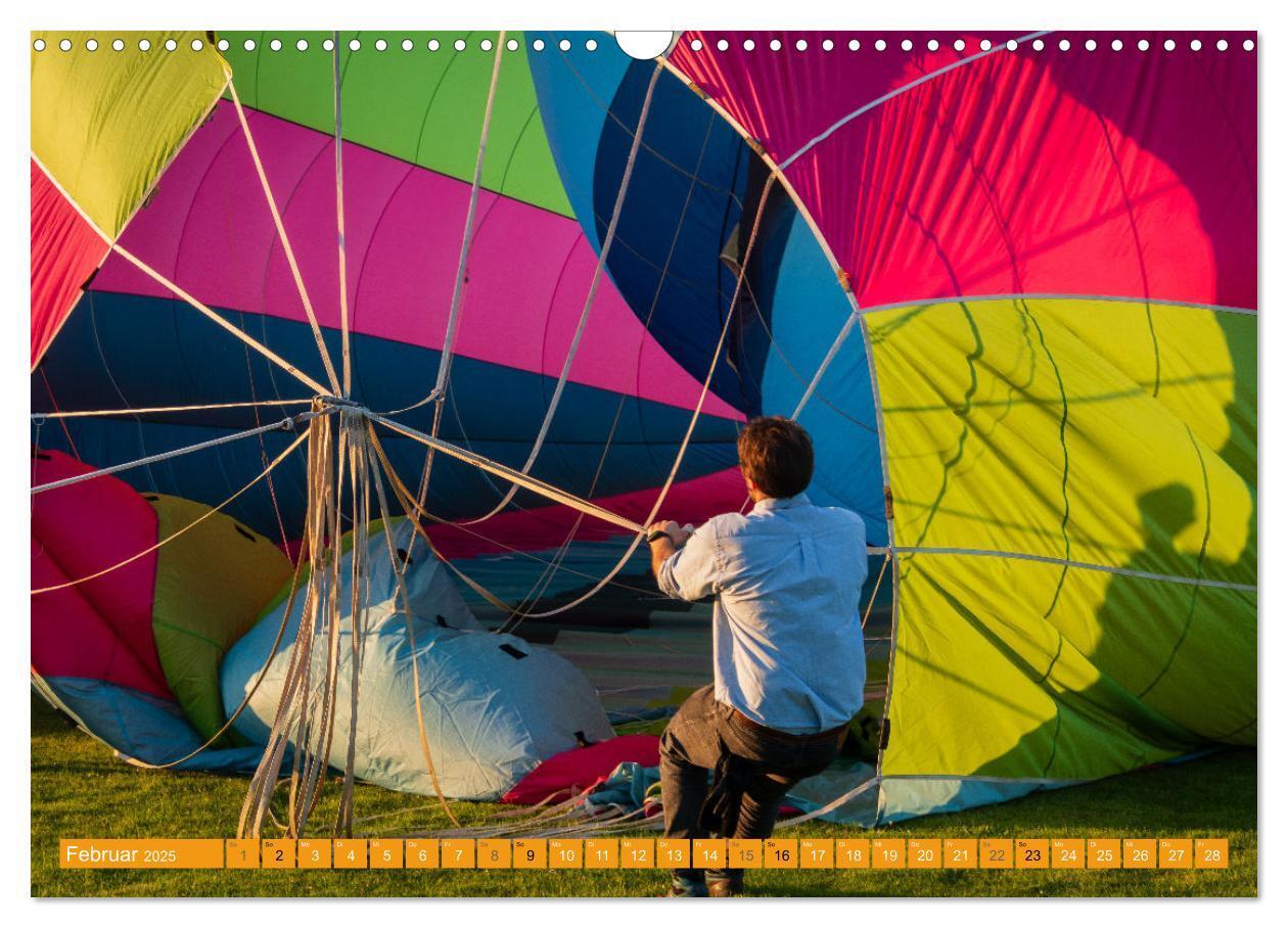 Bild: 9783457182413 | Heißluftballone - Bunte Riesen im Norden (Wandkalender 2025 DIN A3...