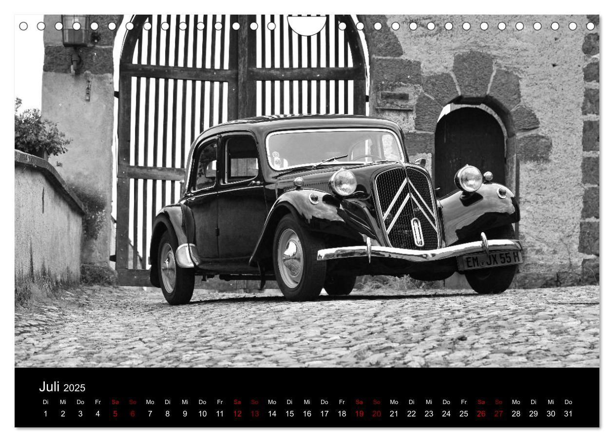 Bild: 9783435437290 | Citroën 11 CV Traction Avant in schwarzweiss (Wandkalender 2025 DIN...