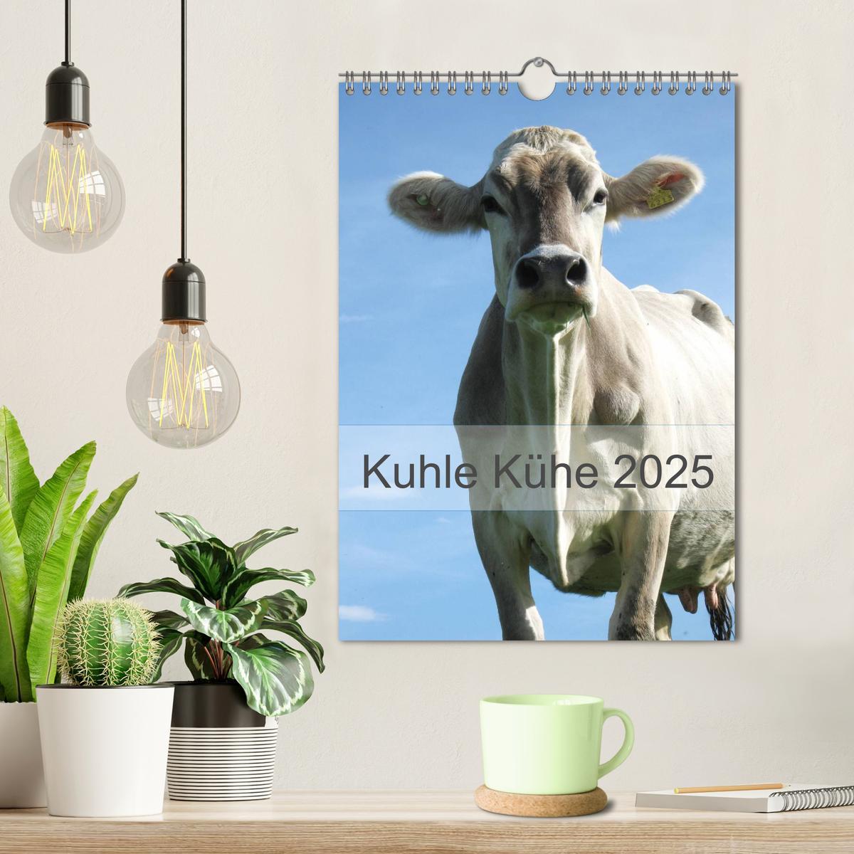 Bild: 9783457056271 | Kuhle Kühe 2025 (Wandkalender 2025 DIN A4 hoch), CALVENDO...