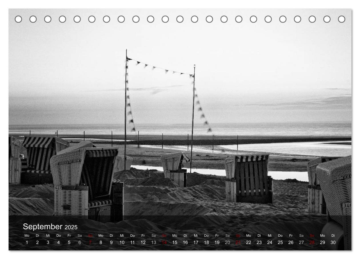 Bild: 9783435378319 | Wangerooge Noir (Tischkalender 2025 DIN A5 quer), CALVENDO...