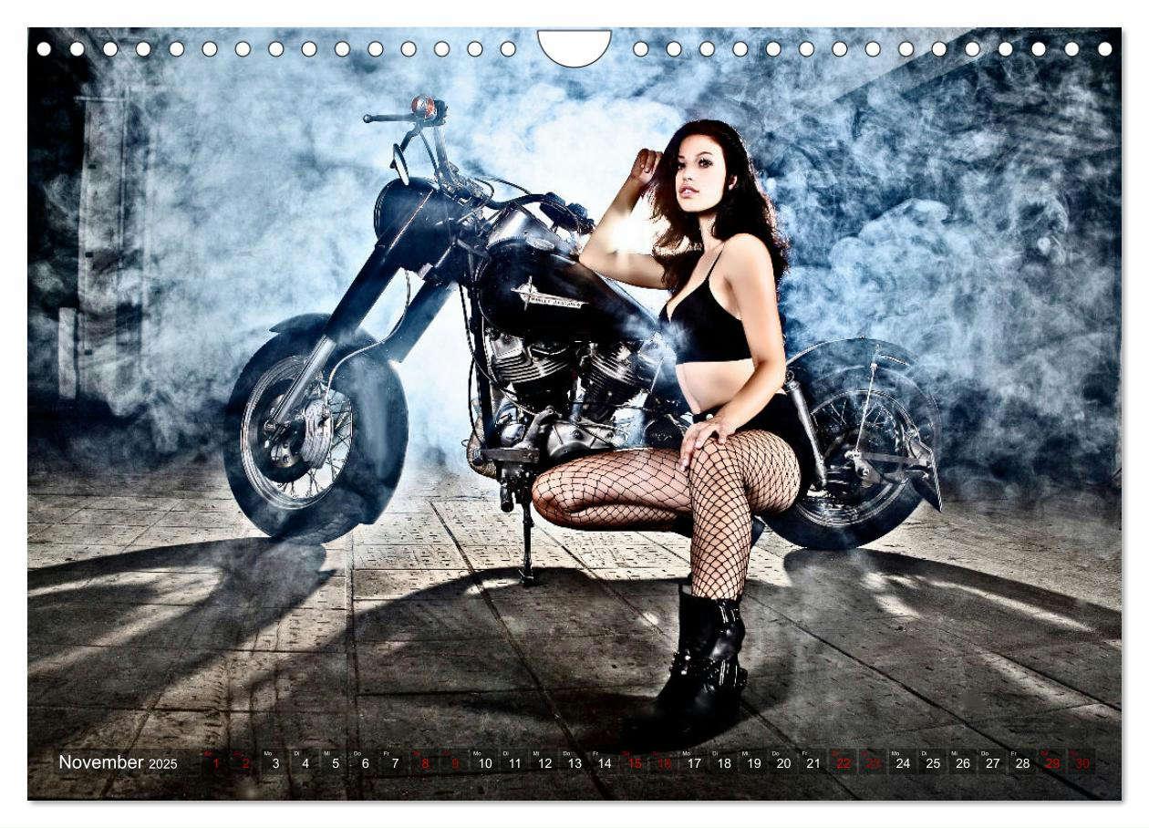 Bild: 9783383860676 | Motorräder und Sexy Girls (Wandkalender 2025 DIN A4 quer), CALVENDO...