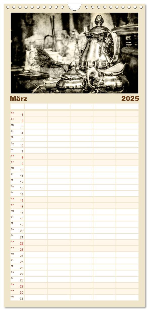 Bild: 9783457123362 | Familienplaner 2025 - Retro mit 5 Spalten (Wandkalender, 21 x 45...