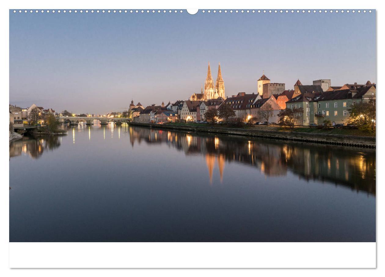 Bild: 9783435374816 | Regensburg bei Nacht (hochwertiger Premium Wandkalender 2025 DIN A2...