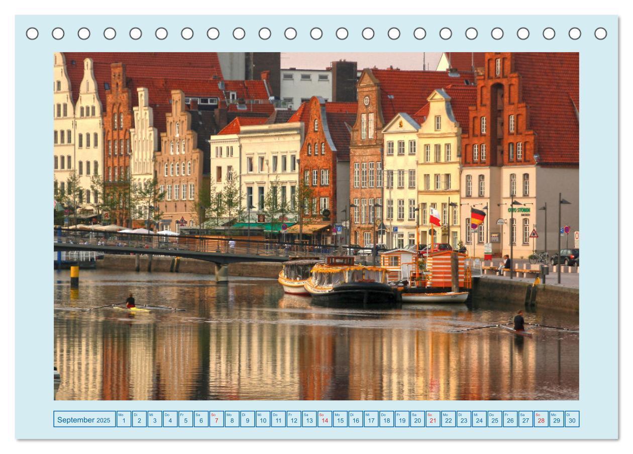 Bild: 9783435066209 | Lübeck Backsteingotik an der Trave (Tischkalender 2025 DIN A5...