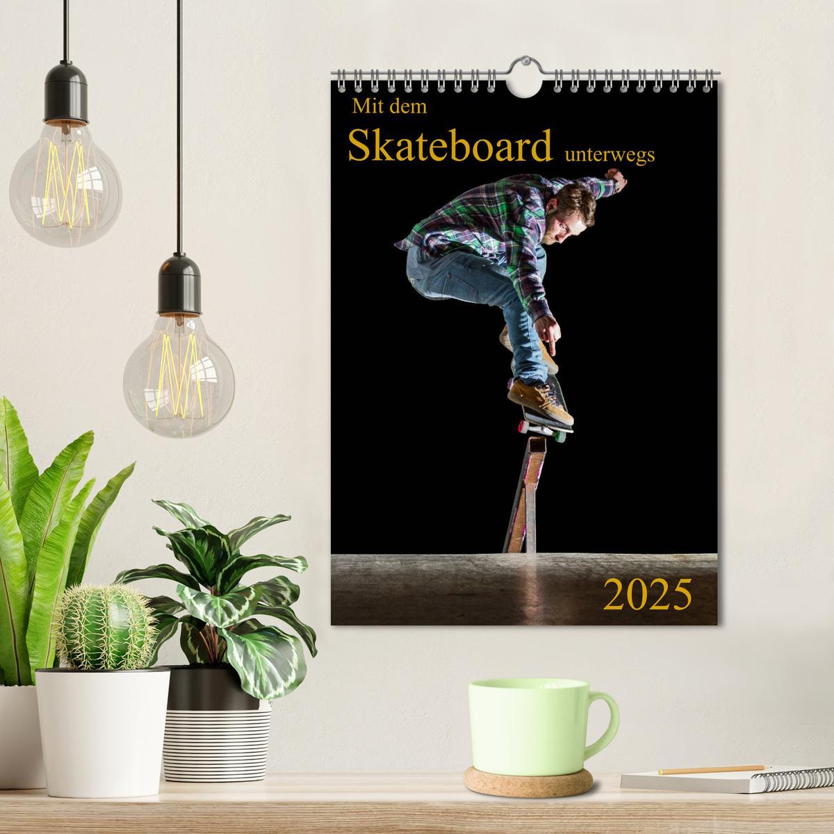 Bild: 9783457058428 | Mit dem Skateboard unterwegs (Wandkalender 2025 DIN A4 hoch),...