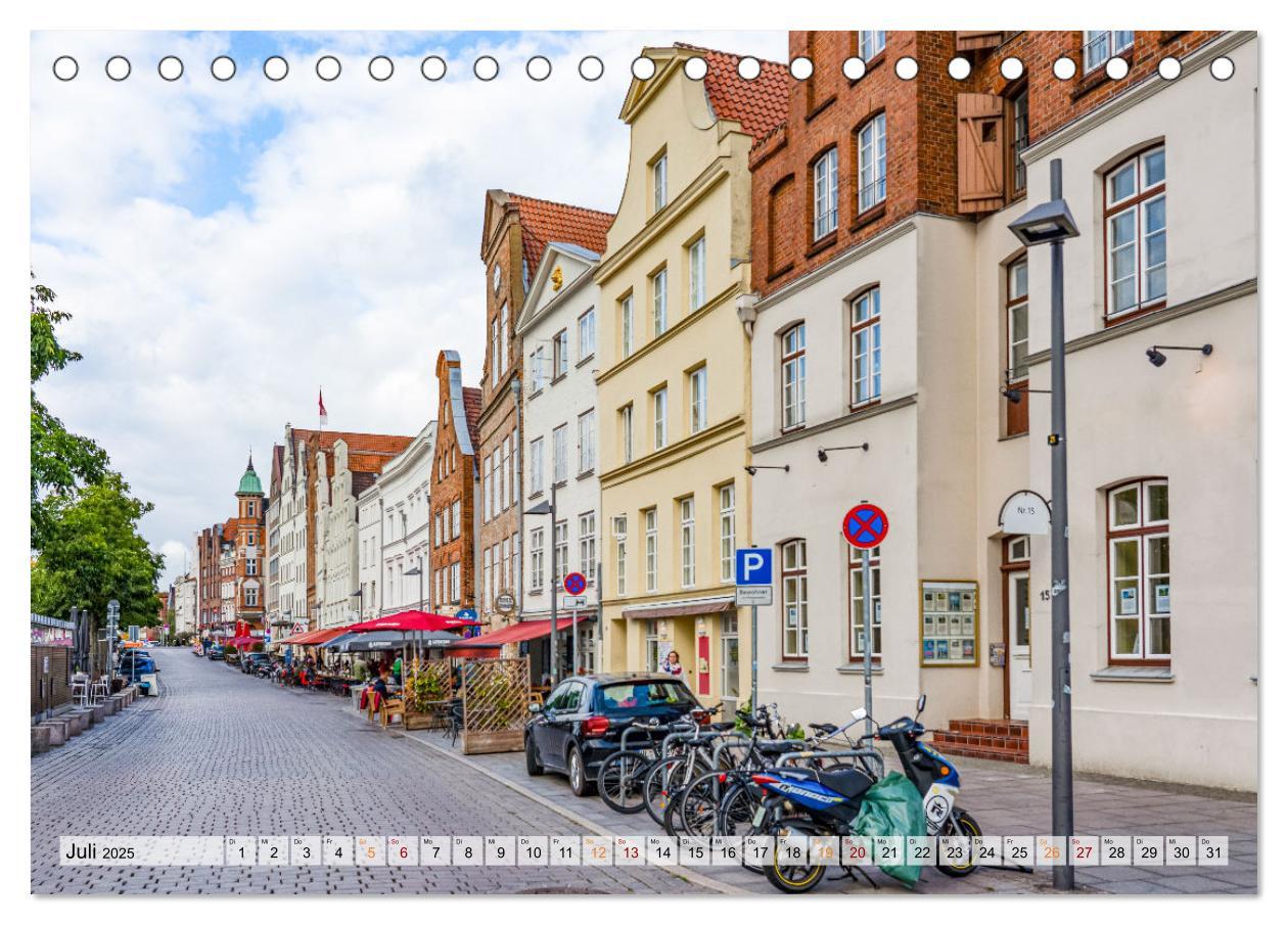 Bild: 9783383902031 | Lübeck Impressionen (Tischkalender 2025 DIN A5 quer), CALVENDO...