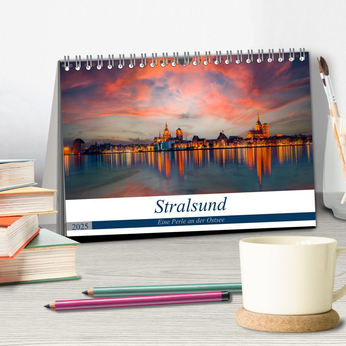 Bild: 9783435010264 | Stralsund, Eine Perle an der Ostsee (Tischkalender 2025 DIN A5...