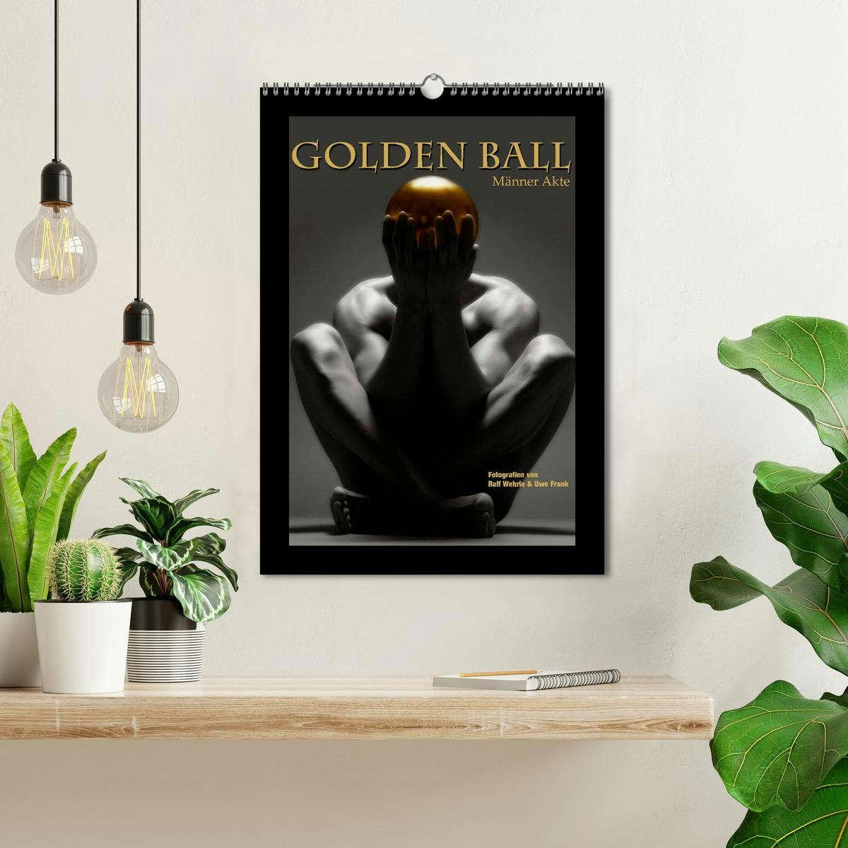 Bild: 9783457034750 | Golden Ball - Männer Akte (Wandkalender 2025 DIN A3 hoch), CALVENDO...