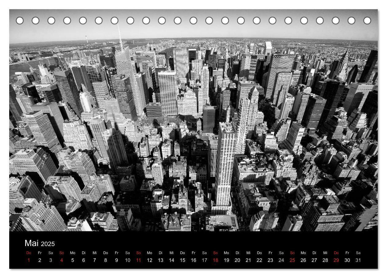 Bild: 9783435794669 | New York 2025 (Tischkalender 2025 DIN A5 quer), CALVENDO...