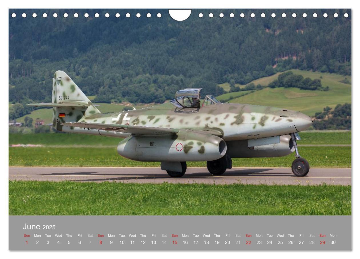 Bild: 9781325964604 | The Flying Legends (Wall Calendar 2025 DIN A4 landscape), CALVENDO...