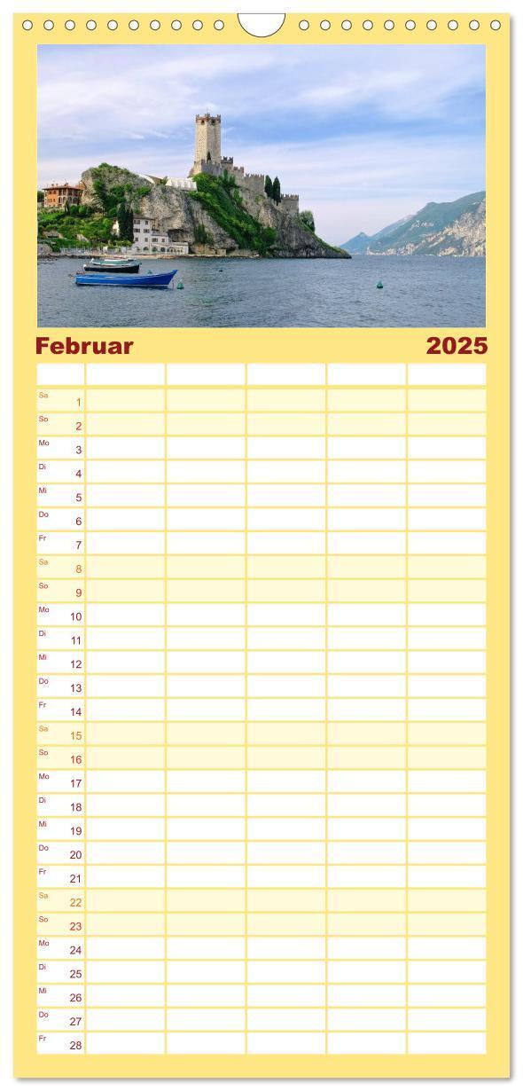 Bild: 9783457119105 | Familienplaner 2025 - Gardasee mit 5 Spalten (Wandkalender, 21 x 45...