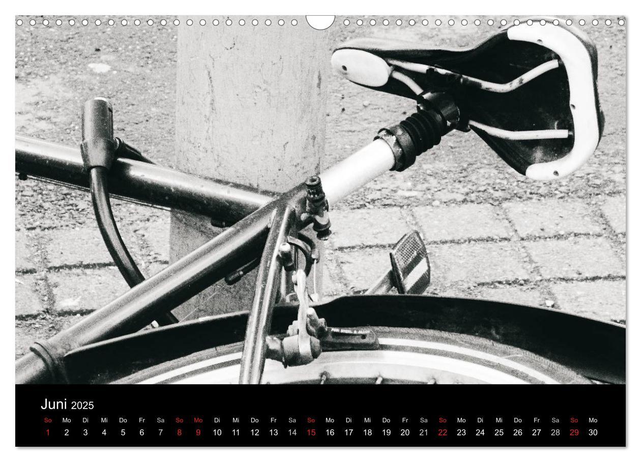 Bild: 9783435469857 | 200 Jahre Fahrrad - Ausschnitte von Ulrike SSK (Wandkalender 2025...