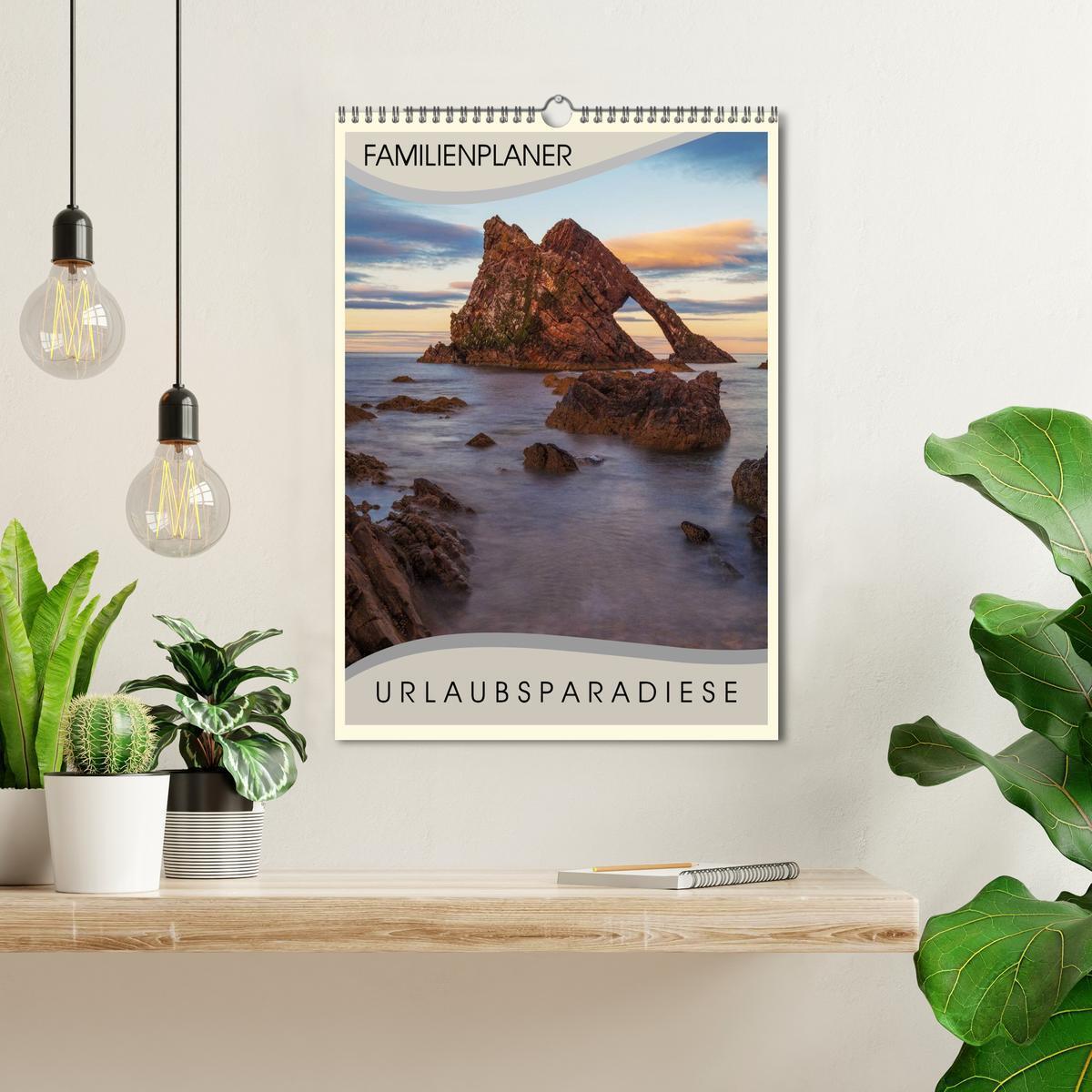 Bild: 9783457038826 | Urlaubsparadiese - Familienplaner (Wandkalender 2025 DIN A3 hoch),...