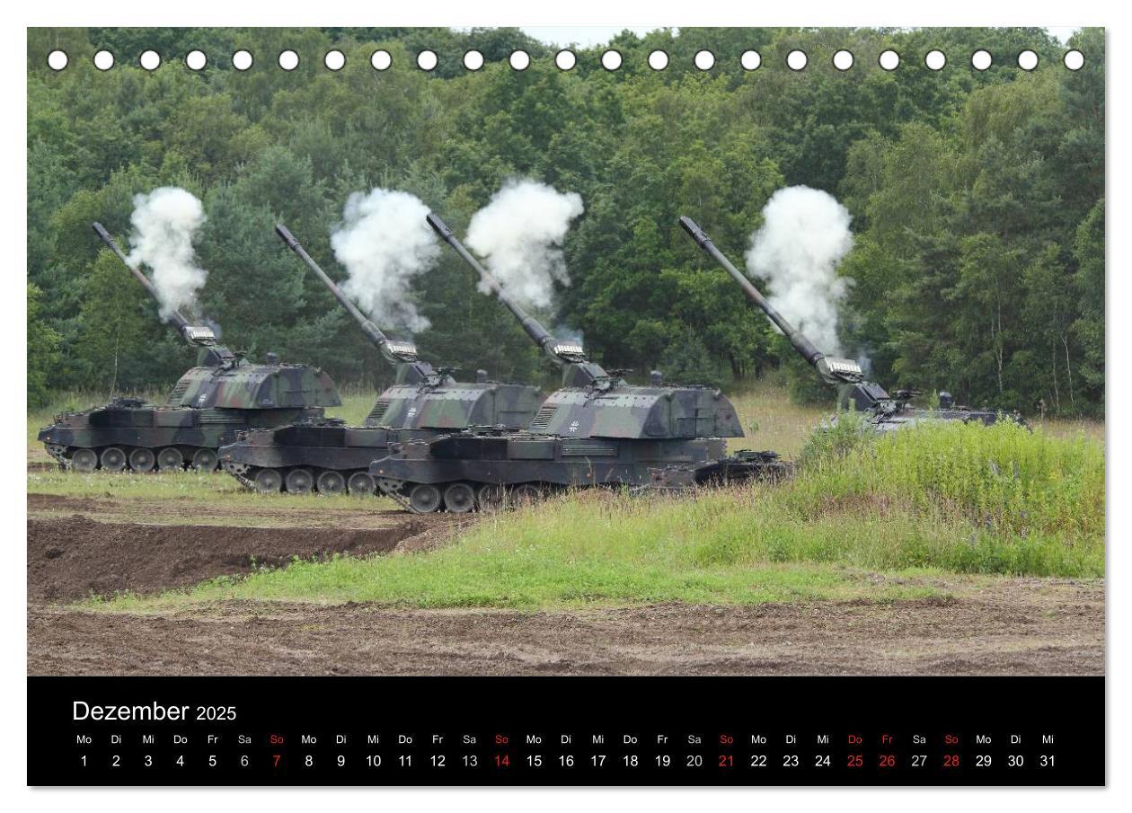 Bild: 9783435825318 | Panzerstahl auf der Heide - Das Heer legt wieder los (Tischkalender...