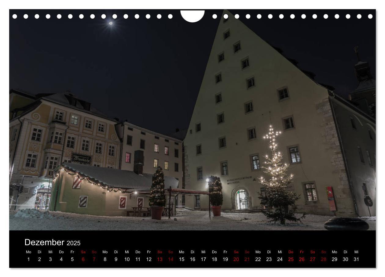 Bild: 9783435384563 | Regensburg bei Nacht (Wandkalender 2025 DIN A4 quer), CALVENDO...