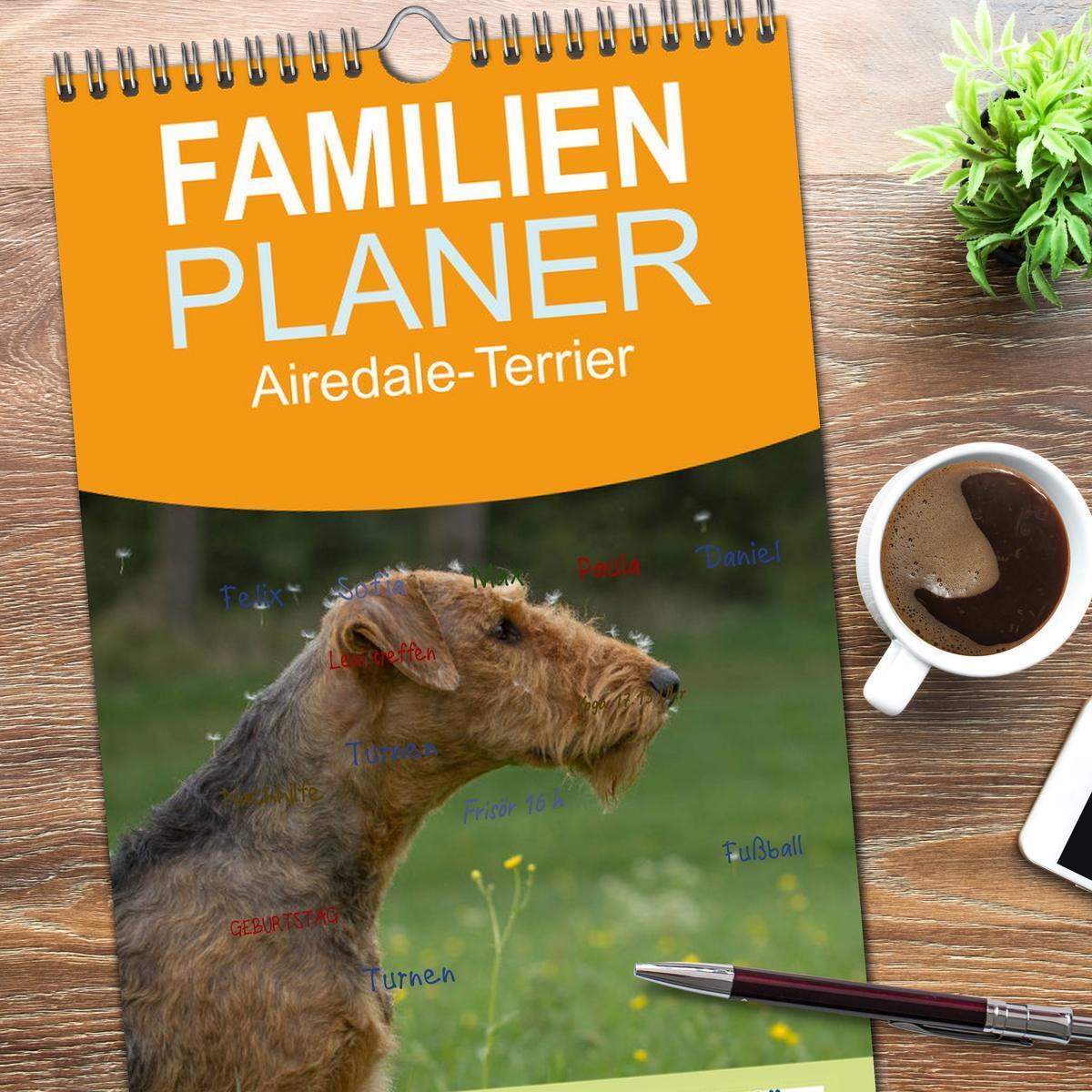 Bild: 9783457113349 | Familienplaner 2025 - Airedale-Terrier, was sonst! mit 5 Spalten...