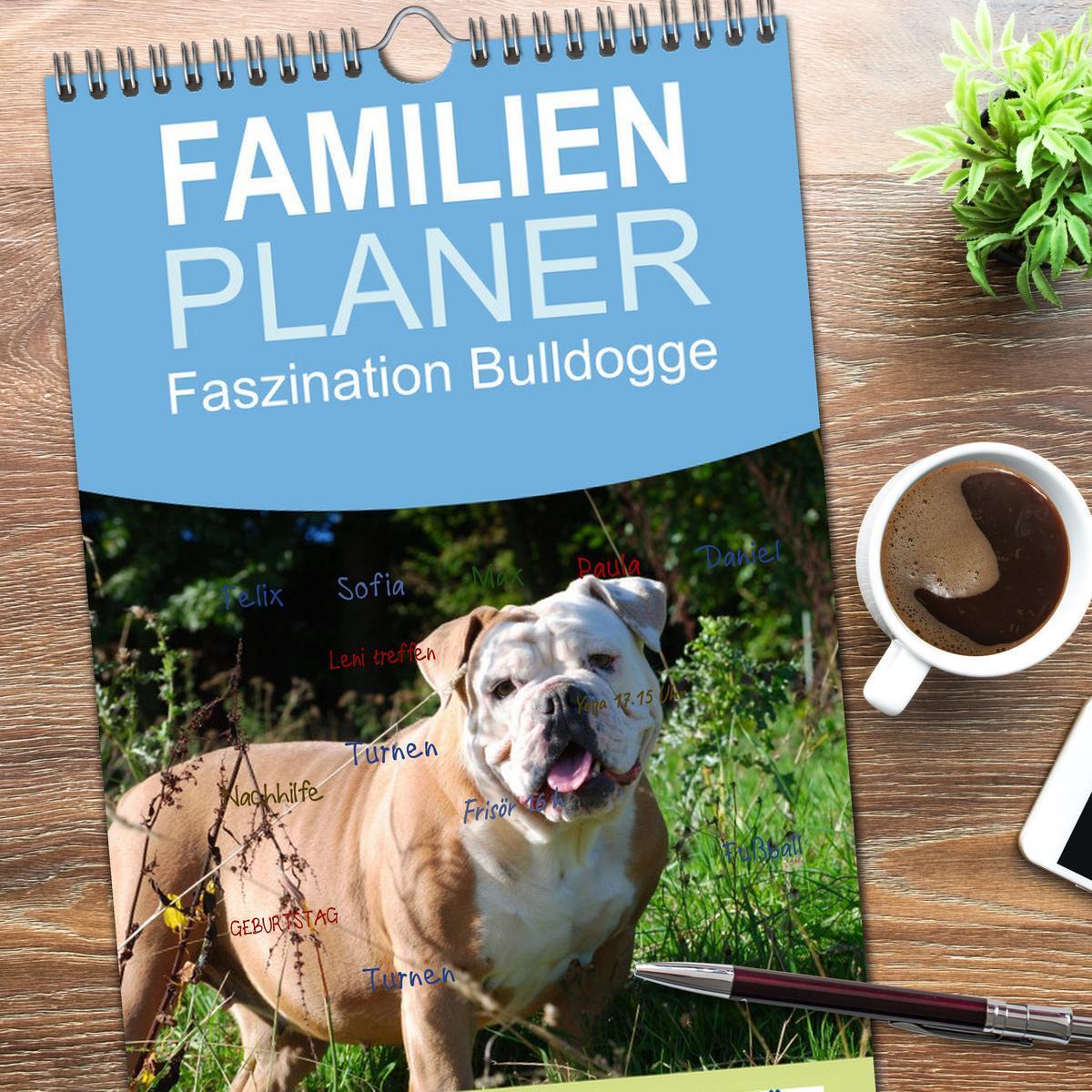 Bild: 9783457110621 | Familienplaner 2025 - Faszination Bulldogge mit 5 Spalten...