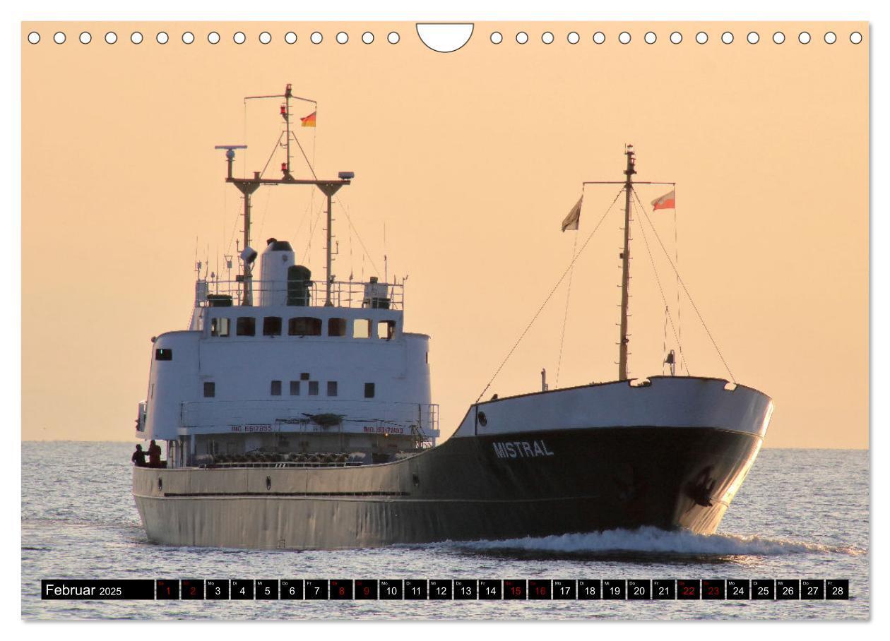 Bild: 9783383983658 | Shipspotting Travemünde (Wandkalender 2025 DIN A4 quer), CALVENDO...