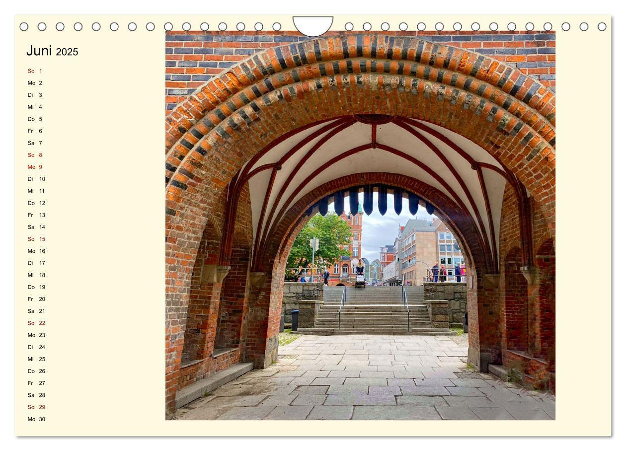 Bild: 9783457168639 | Lübeck, Stadt auf der Insel (Wandkalender 2025 DIN A4 quer),...