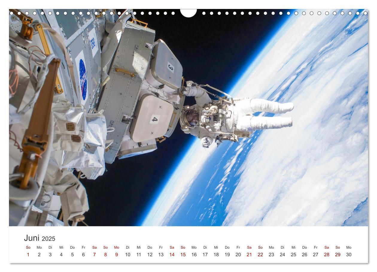 Bild: 9783457181737 | Astronauten - Menschen im Weltall (Wandkalender 2025 DIN A3 quer),...