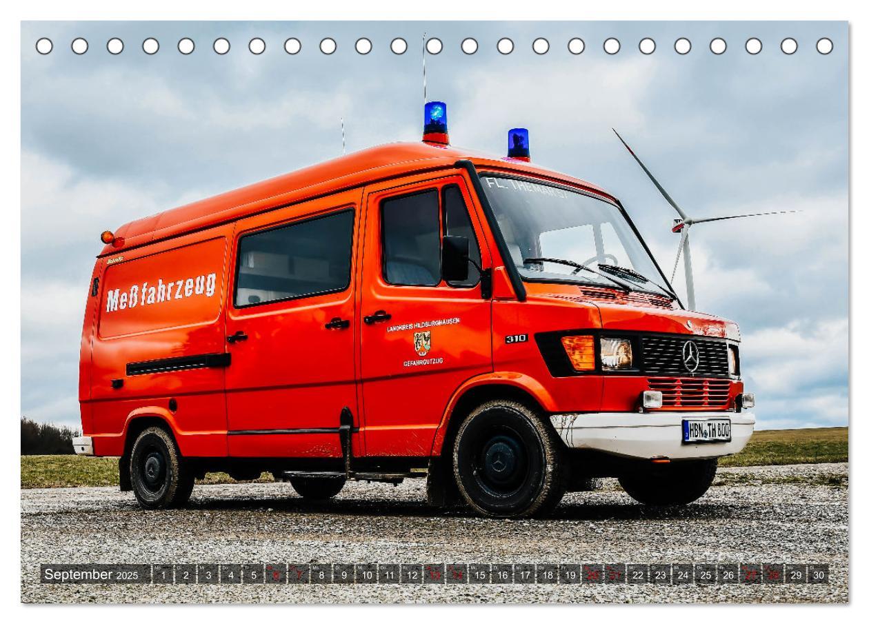 Bild: 9783383897603 | Feuerwehrfahrzeuge (Tischkalender 2025 DIN A5 quer), CALVENDO...