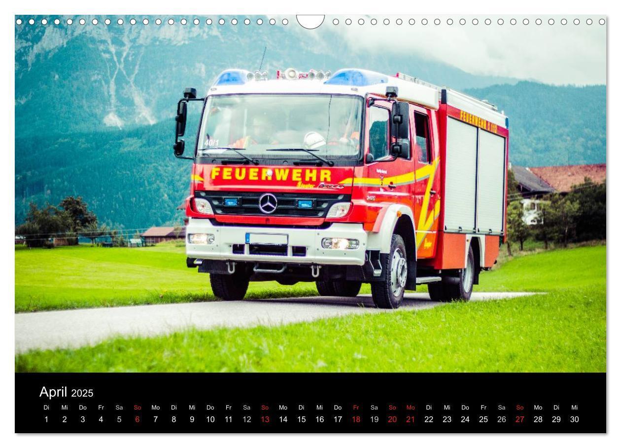 Bild: 9783435768998 | Einsatzfahrzeuge - Bayern (Wandkalender 2025 DIN A3 quer), CALVENDO...