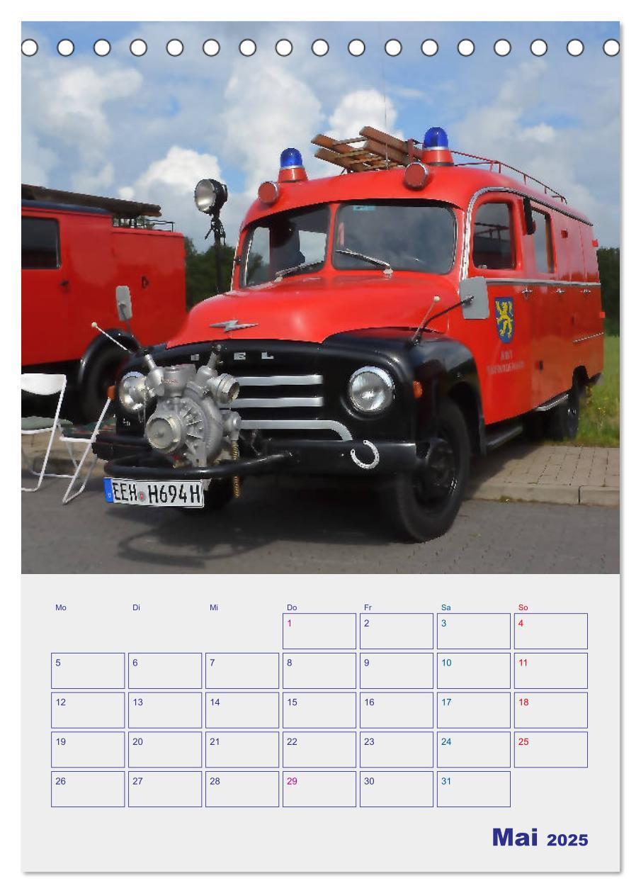 Bild: 9783435939947 | FEUERWEHR-Legende (Tischkalender 2025 DIN A5 hoch), CALVENDO...