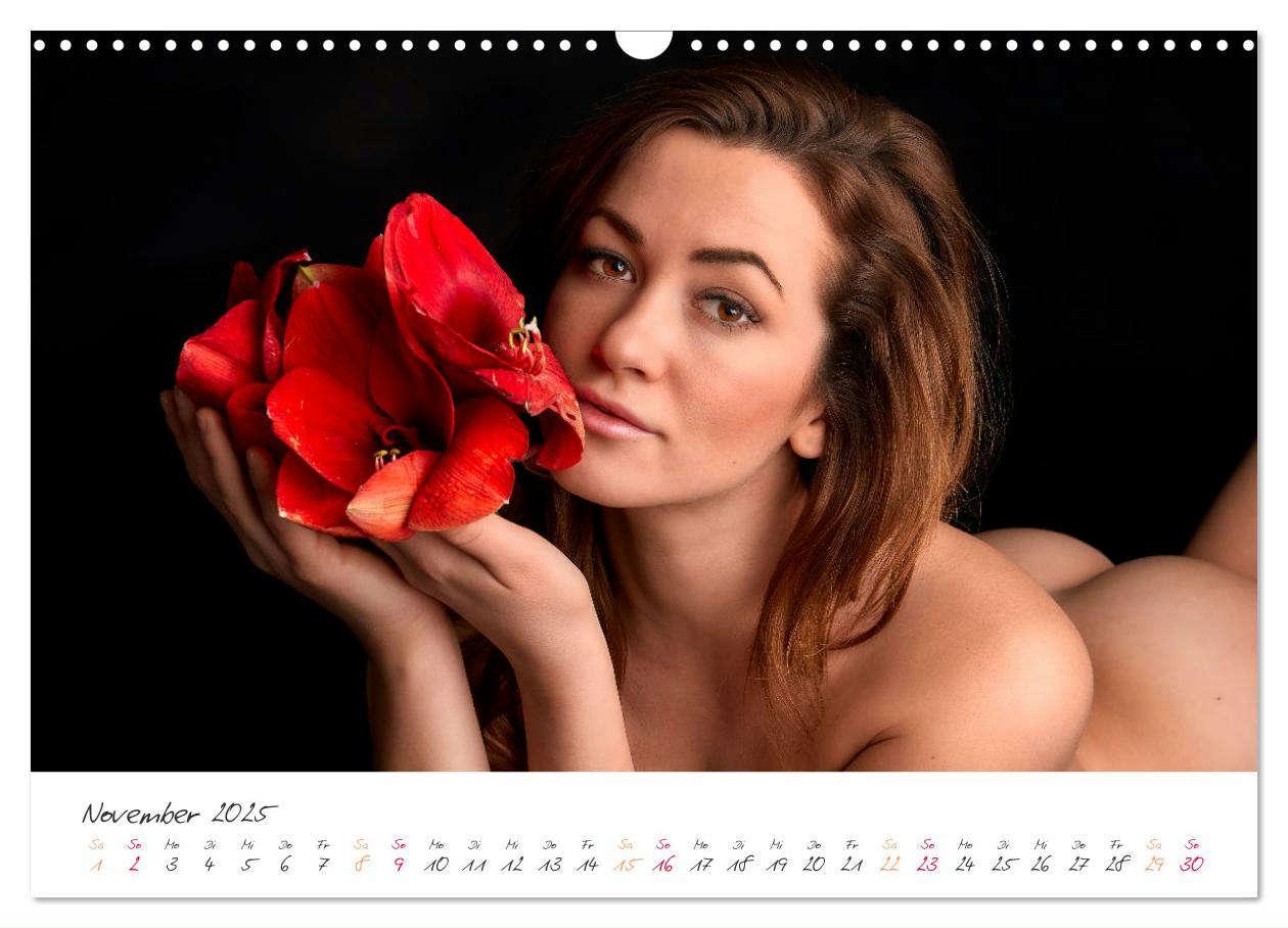 Bild: 9783383858062 | Sinnliche Erotik. Die sanfte Macht der Frauen (Wandkalender 2025...