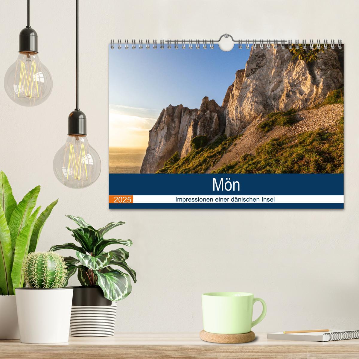 Bild: 9783435207121 | Mön, Impressionen einer dänischen Insel (Wandkalender 2025 DIN A4...