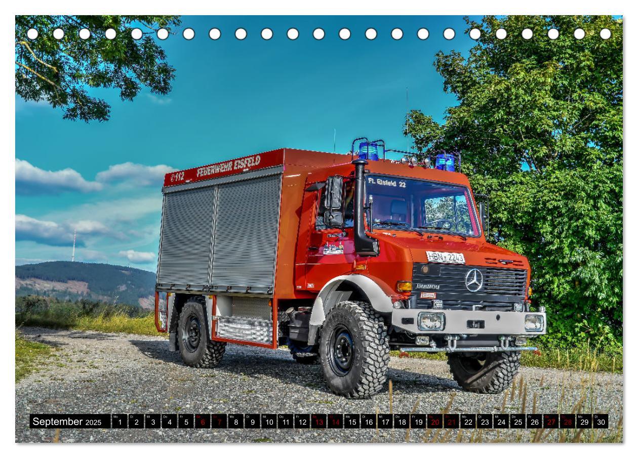 Bild: 9783435036080 | Feuerwehrfahrzeuge (Tischkalender 2025 DIN A5 quer), CALVENDO...