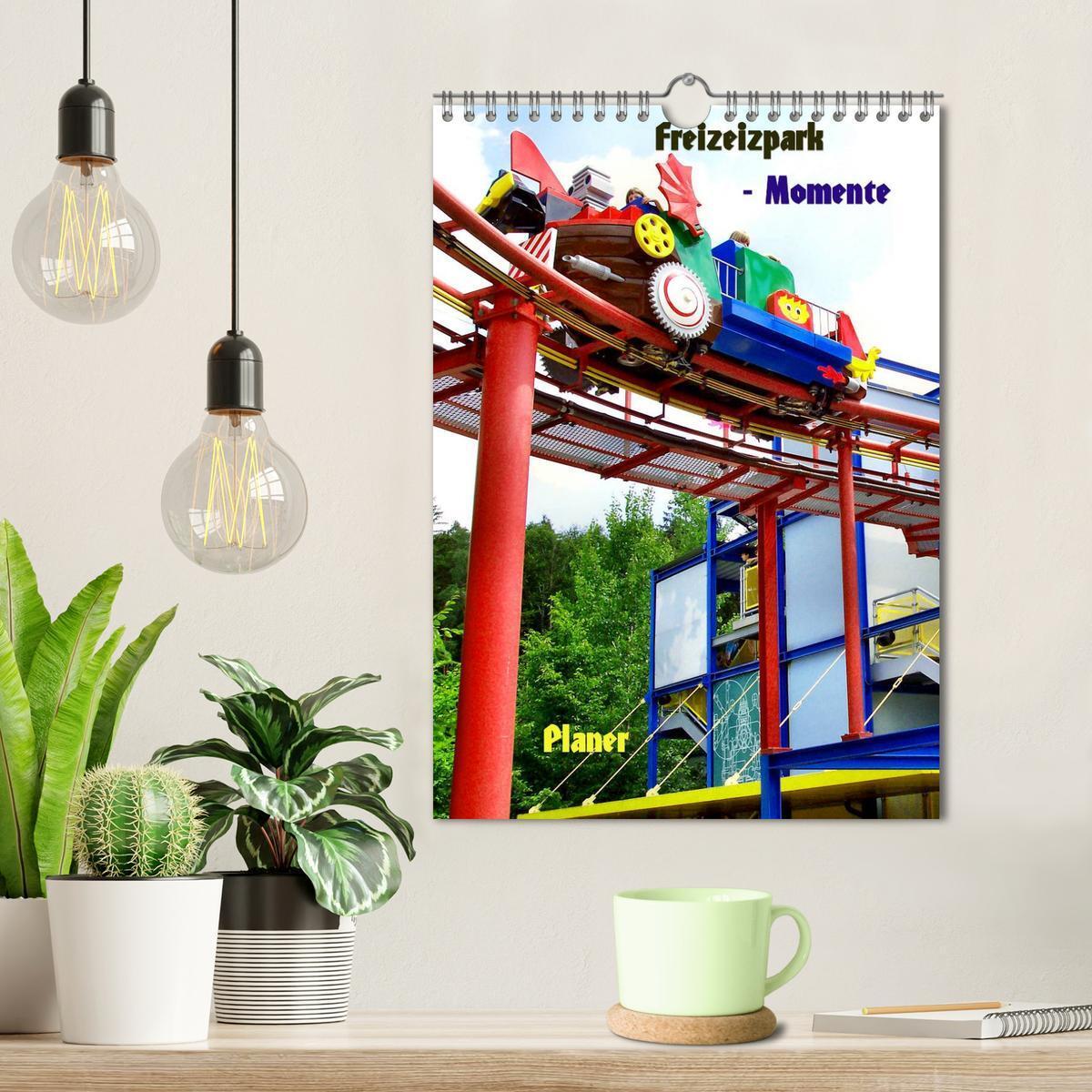 Bild: 9783457088302 | Freizeitparkmomente / Planer (Wandkalender 2025 DIN A4 hoch),...