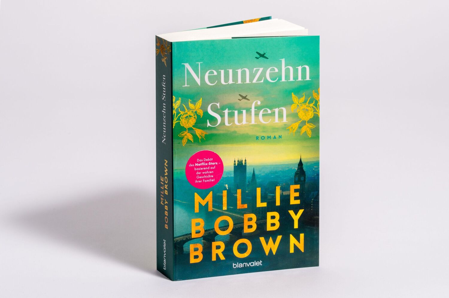 Bild: 9783764508760 | Neunzehn Stufen | Millie Bobby Brown | Taschenbuch | 416 S. | Deutsch