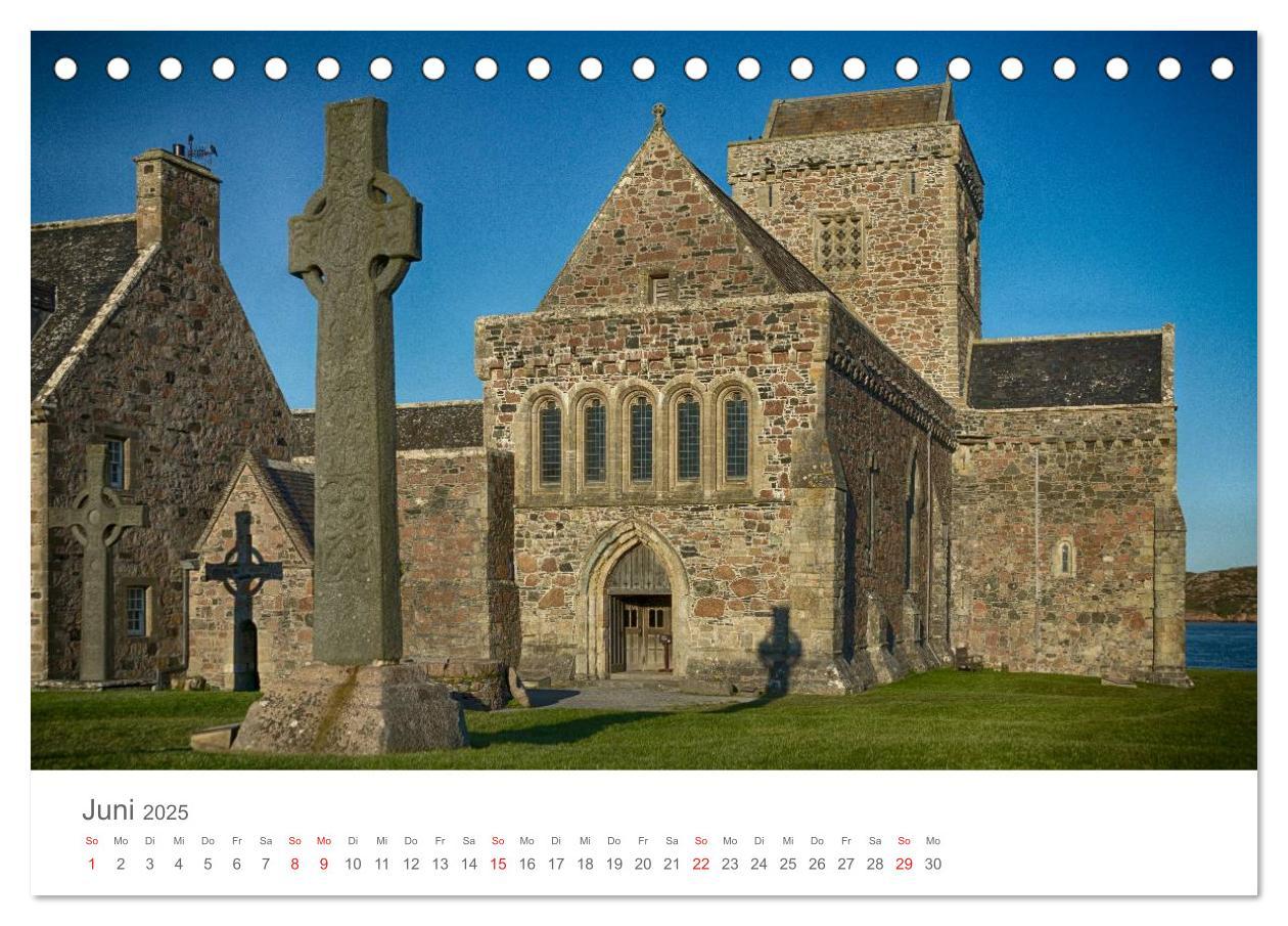 Bild: 9783435671052 | Iona. Insel der Pilger (Tischkalender 2025 DIN A5 quer), CALVENDO...