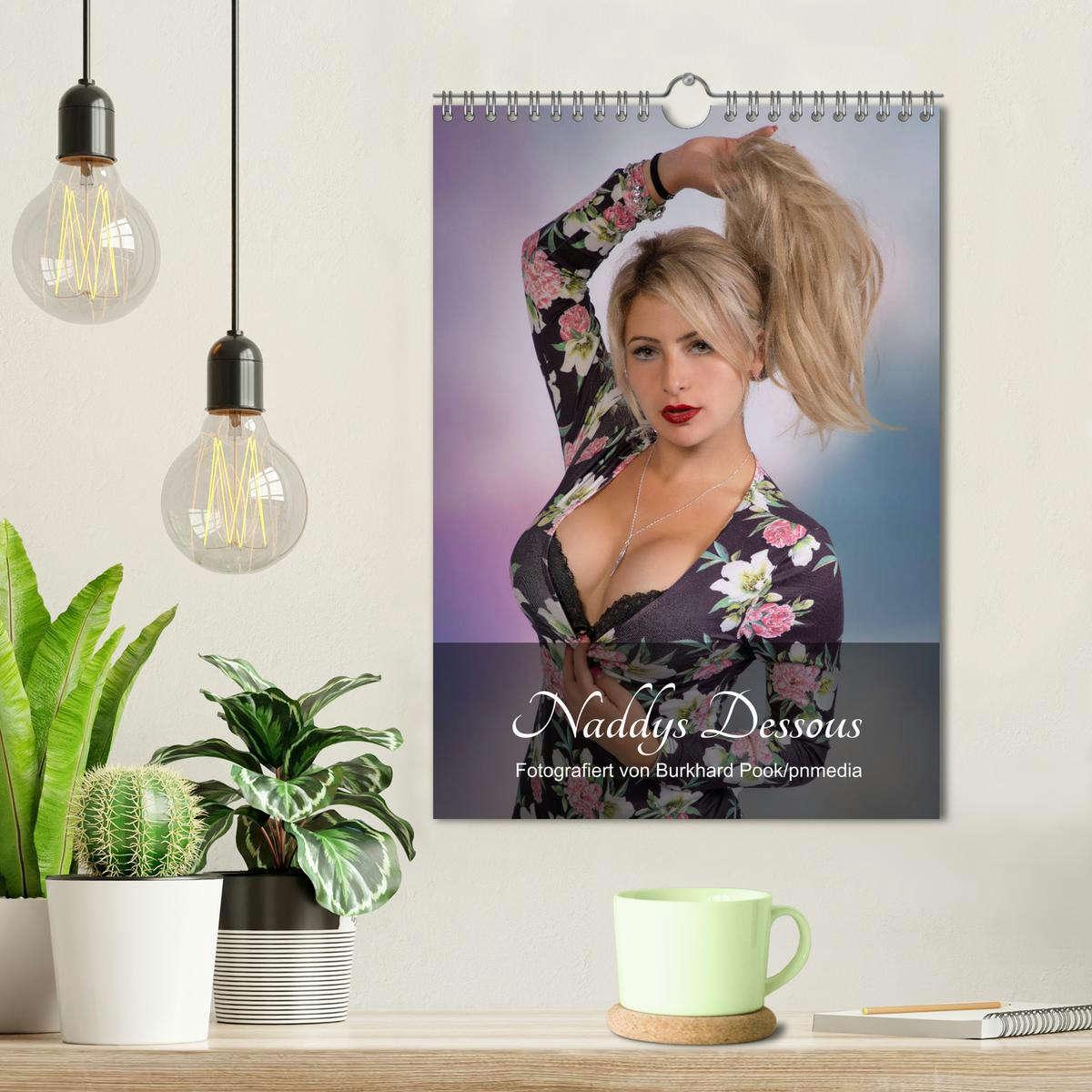 Bild: 9783435957347 | Naddys Dessous (Wandkalender 2025 DIN A4 hoch), CALVENDO...