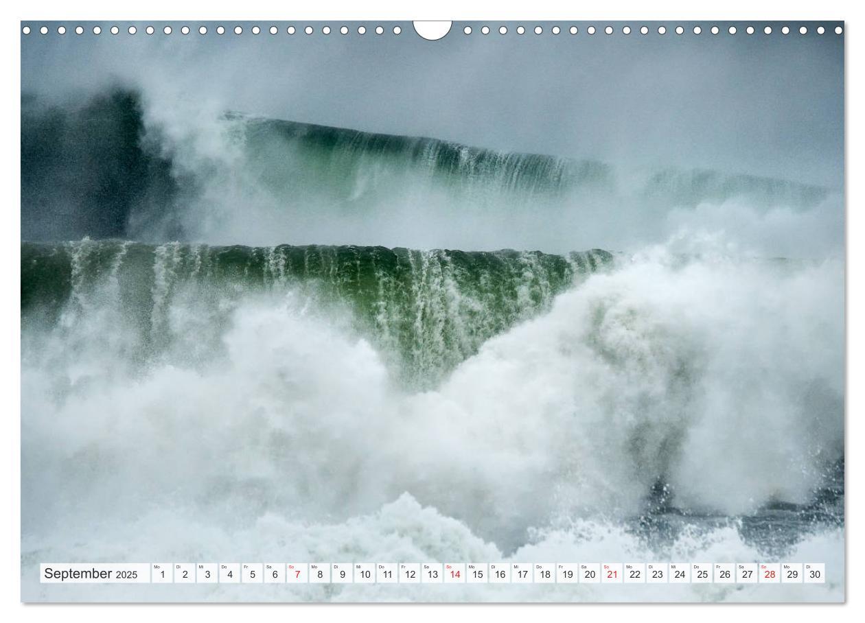 Bild: 9783435158188 | WASSERBERGE - Die Riesenwellen von Nazaré (Wandkalender 2025 DIN A3...