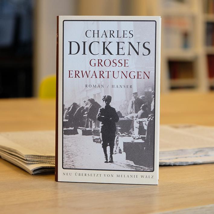 Bild: 9783446237605 | Große Erwartungen | Charles Dickens | Buch | Lesebändchen | 829 S.