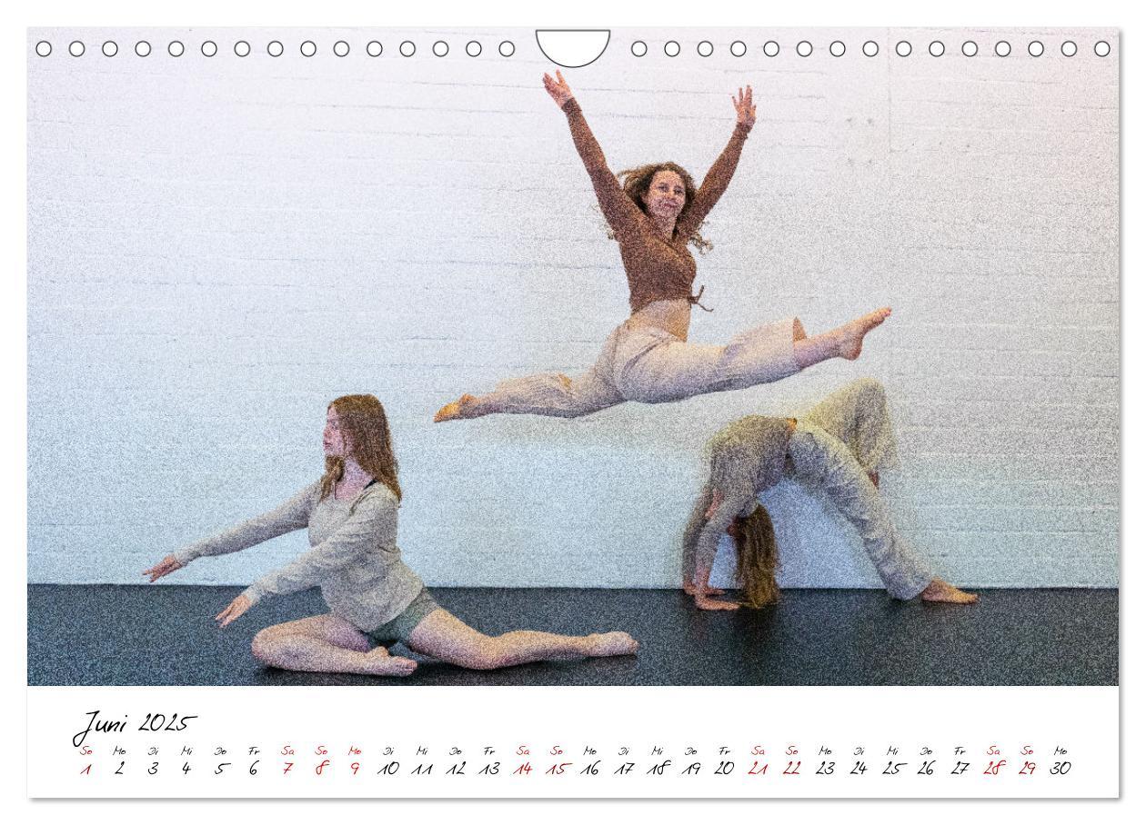 Bild: 9783383950391 | Dance Company eMotion (Wandkalender 2025 DIN A4 quer), CALVENDO...