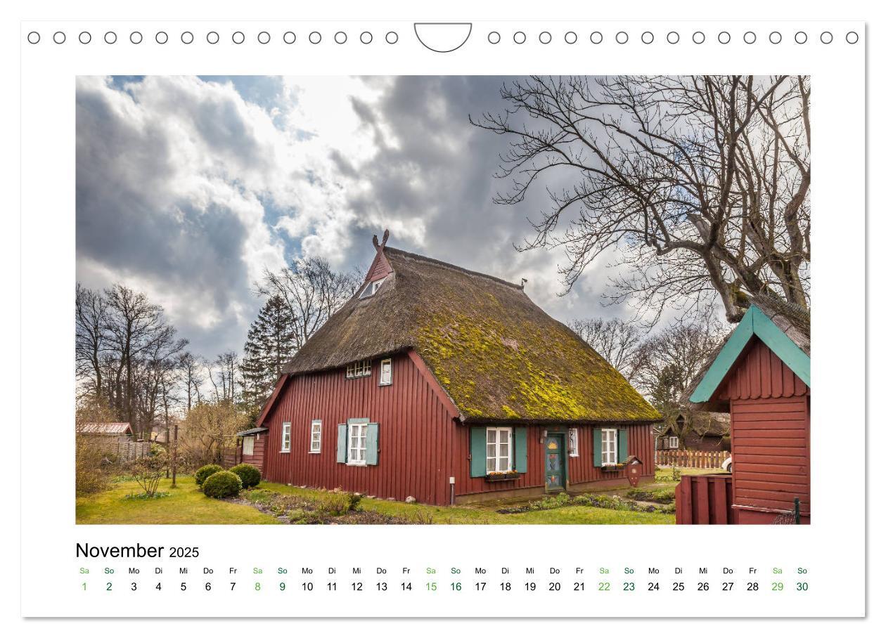 Bild: 9783435567720 | Landhäuser mit Charme (Wandkalender 2025 DIN A4 quer), CALVENDO...