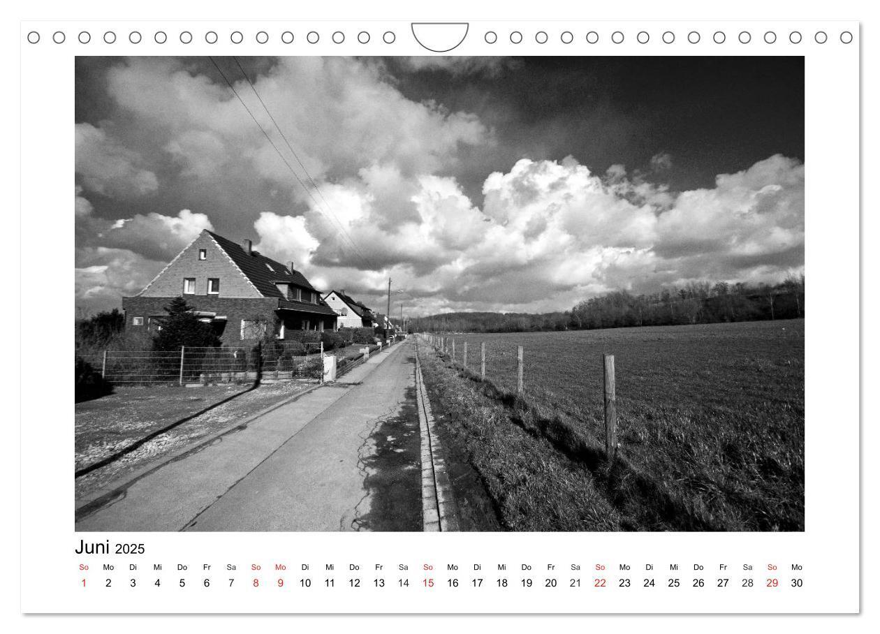 Bild: 9783435479290 | Bochum Black and White (Wandkalender 2025 DIN A4 quer), CALVENDO...