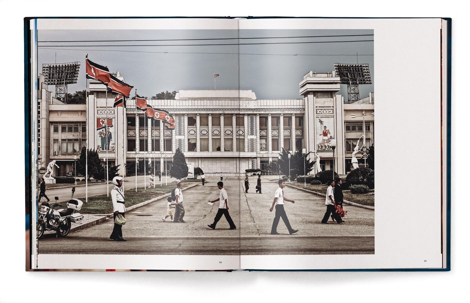 Bild: 9783961715534 | Waiting for the Rainbow | Ten Years in North Korea | Xiomara Bender