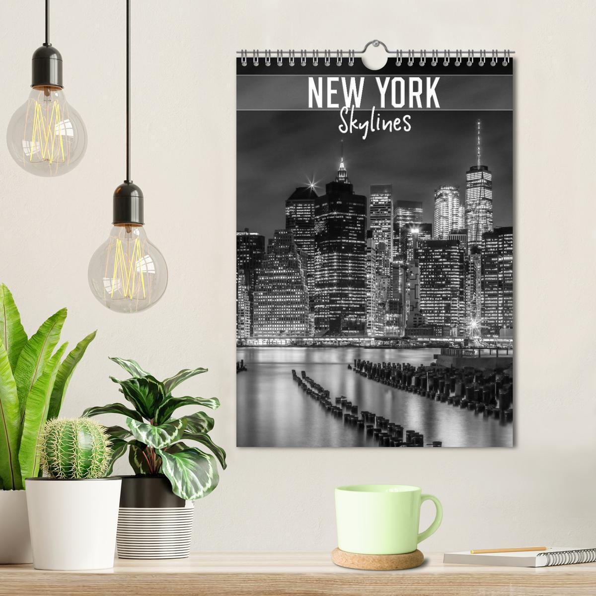 Bild: 9783457086483 | NEW YORK Skylines (Wandkalender 2025 DIN A4 hoch), CALVENDO...