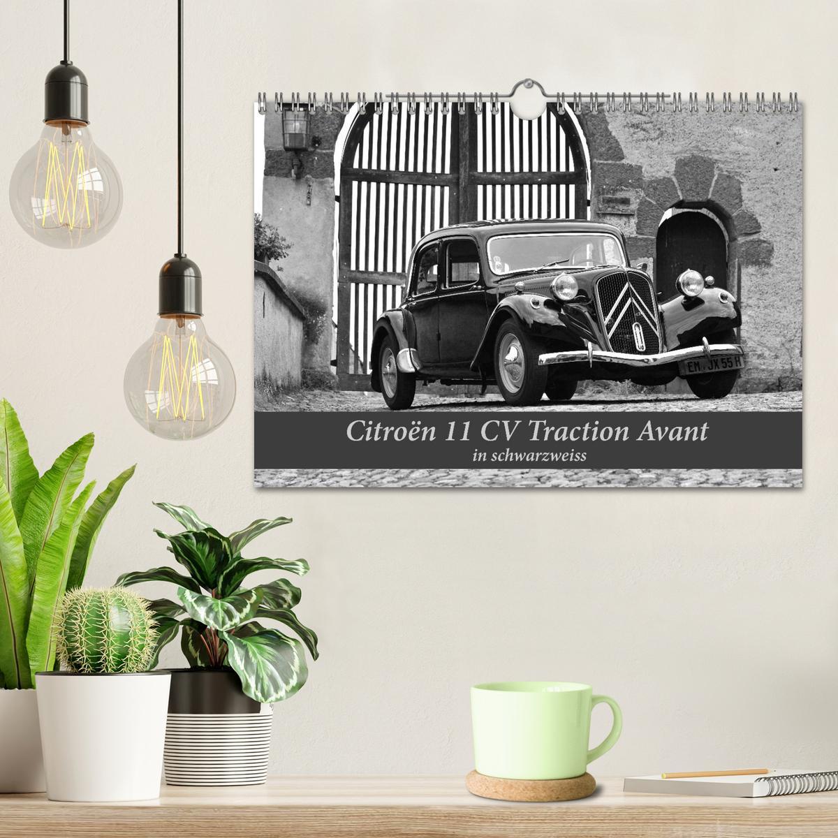 Bild: 9783435437290 | Citroën 11 CV Traction Avant in schwarzweiss (Wandkalender 2025 DIN...