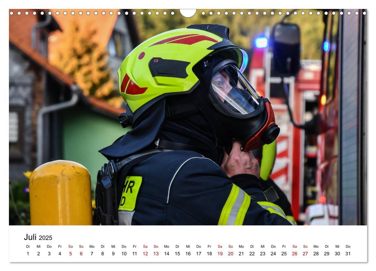 Bild: 9783435121199 | FEUERWEHR IM EINSATZ (Wandkalender 2025 DIN A3 quer), CALVENDO...