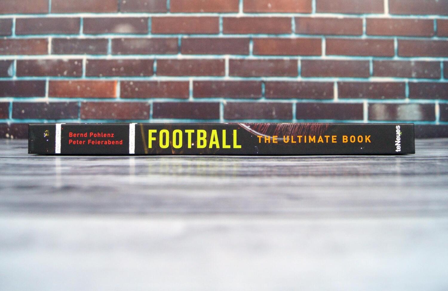 Bild: 9783961715565 | Football - The Ultimate Book | Peter Feierabend (u. a.) | Buch | 2024