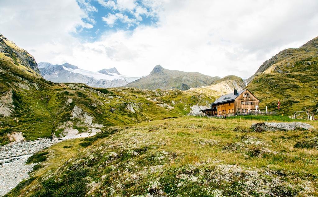 Bild: 9783711200051 | Unsere schönsten Hütten | 50 Porträts aus dem Alpenraum | Sissi Pärsch