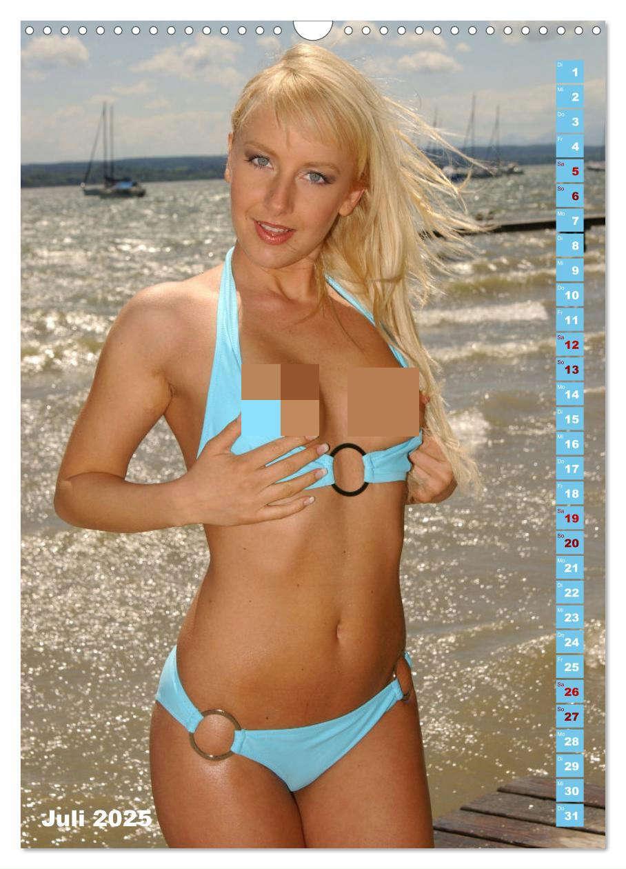 Bild: 9783383781261 | Beach Babes (Wandkalender 2025 DIN A3 hoch), CALVENDO Monatskalender