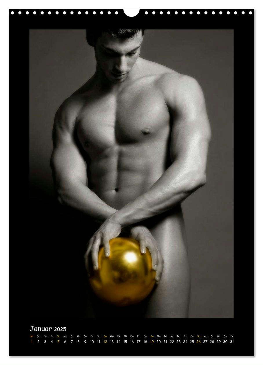 Bild: 9783457034750 | Golden Ball - Männer Akte (Wandkalender 2025 DIN A3 hoch), CALVENDO...