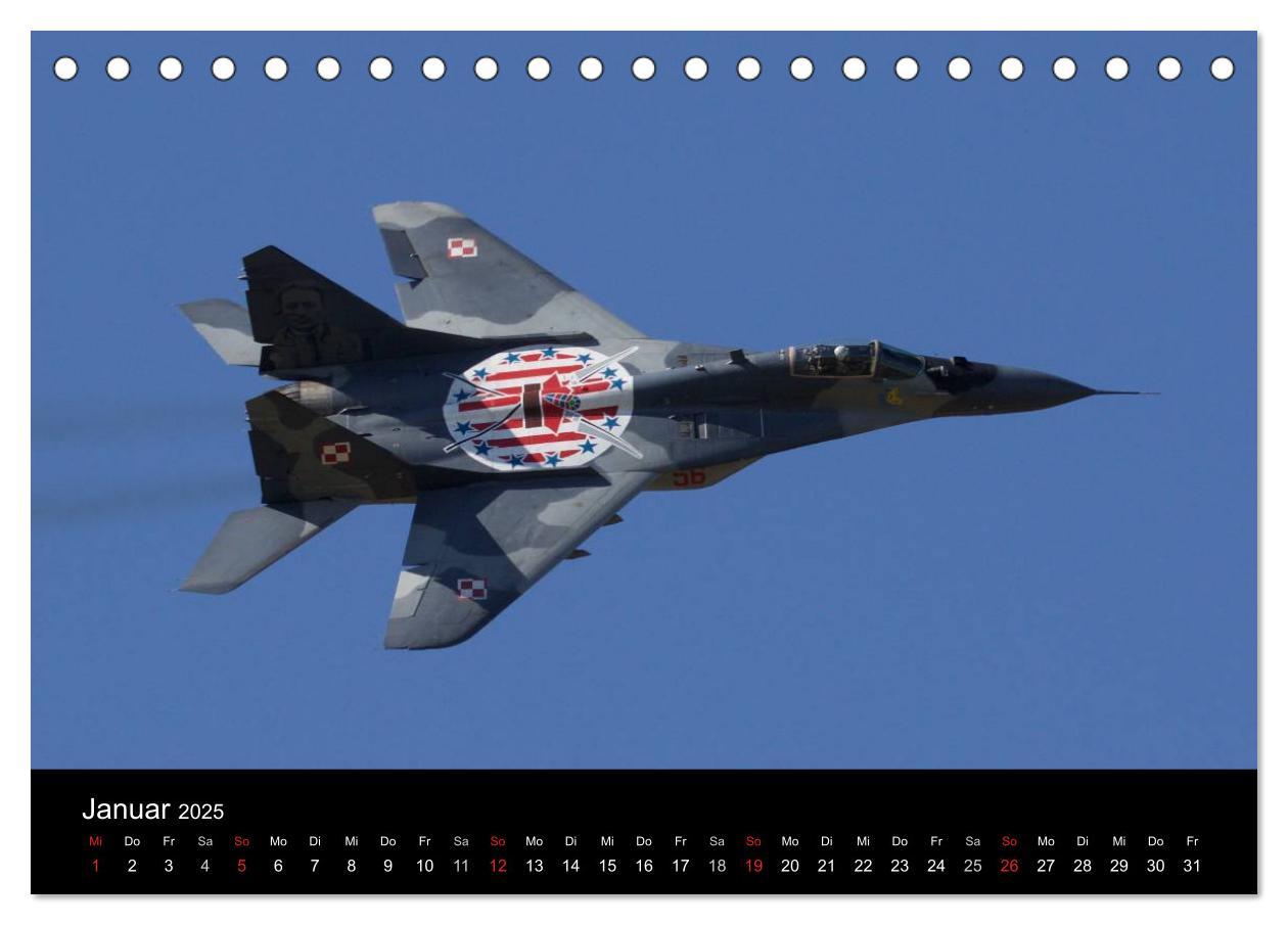 Bild: 9783435470754 | Militärflugzeuge 2025 (Tischkalender 2025 DIN A5 quer), CALVENDO...