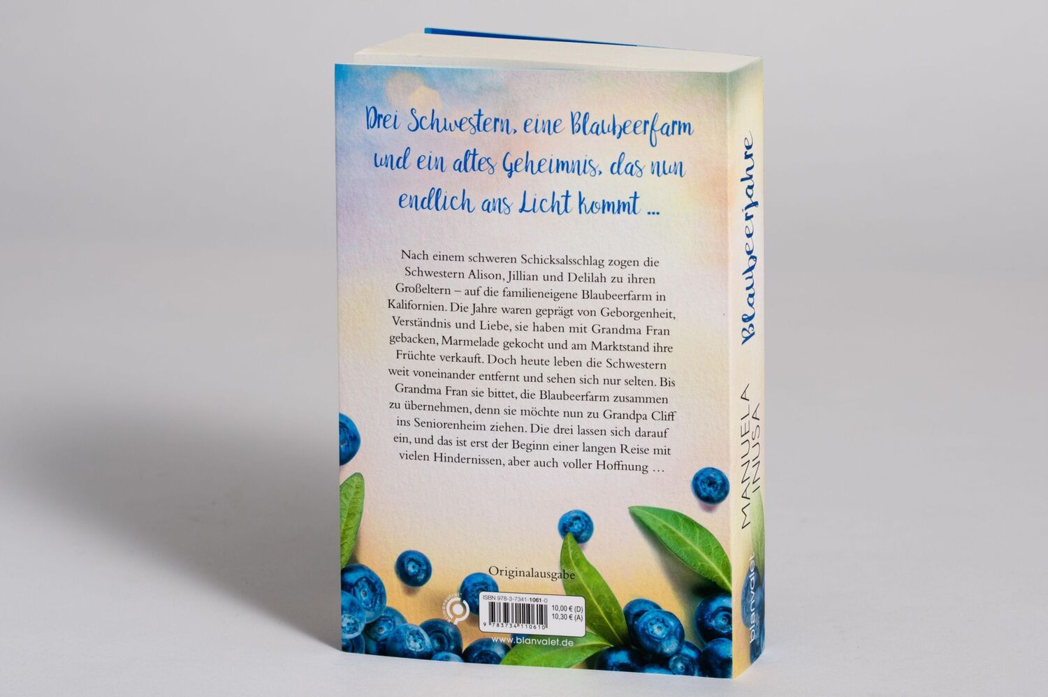 Bild: 9783734110610 | Blaubeerjahre | Roman | Manuela Inusa | Taschenbuch | 416 S. | Deutsch